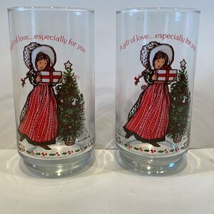 Holly Hobbie Christmas Coca Cola Glass 1981 A Gift Of Love set of 2